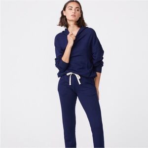 MONROW Classic Navy Supersoft  Slouchy Pullover Sz M